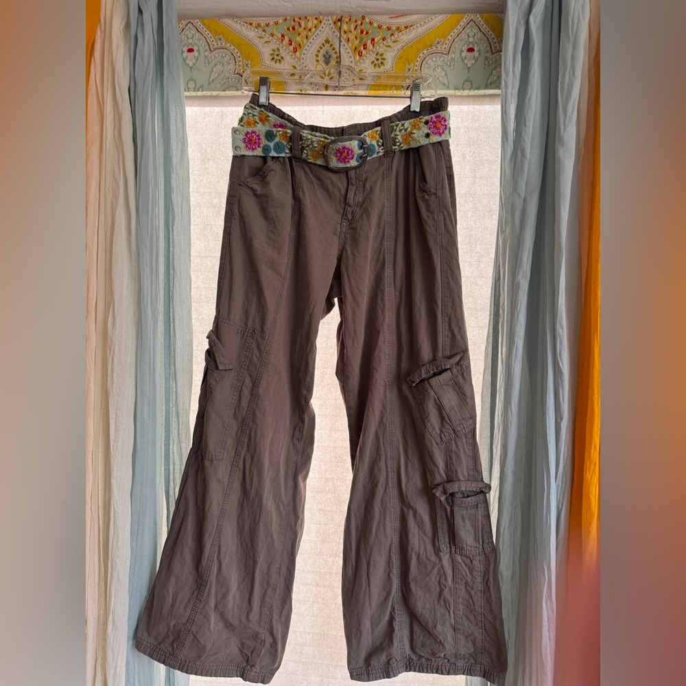 Brown Wide Leg cargoPants. Belt not included.  Super comfortable and fun!